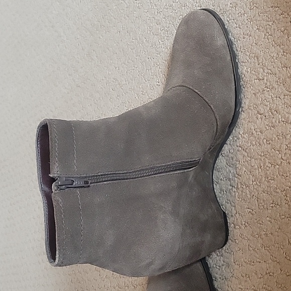 Franco Sarto Sz 8 Gray Suede Booties - Picture 4 of 12